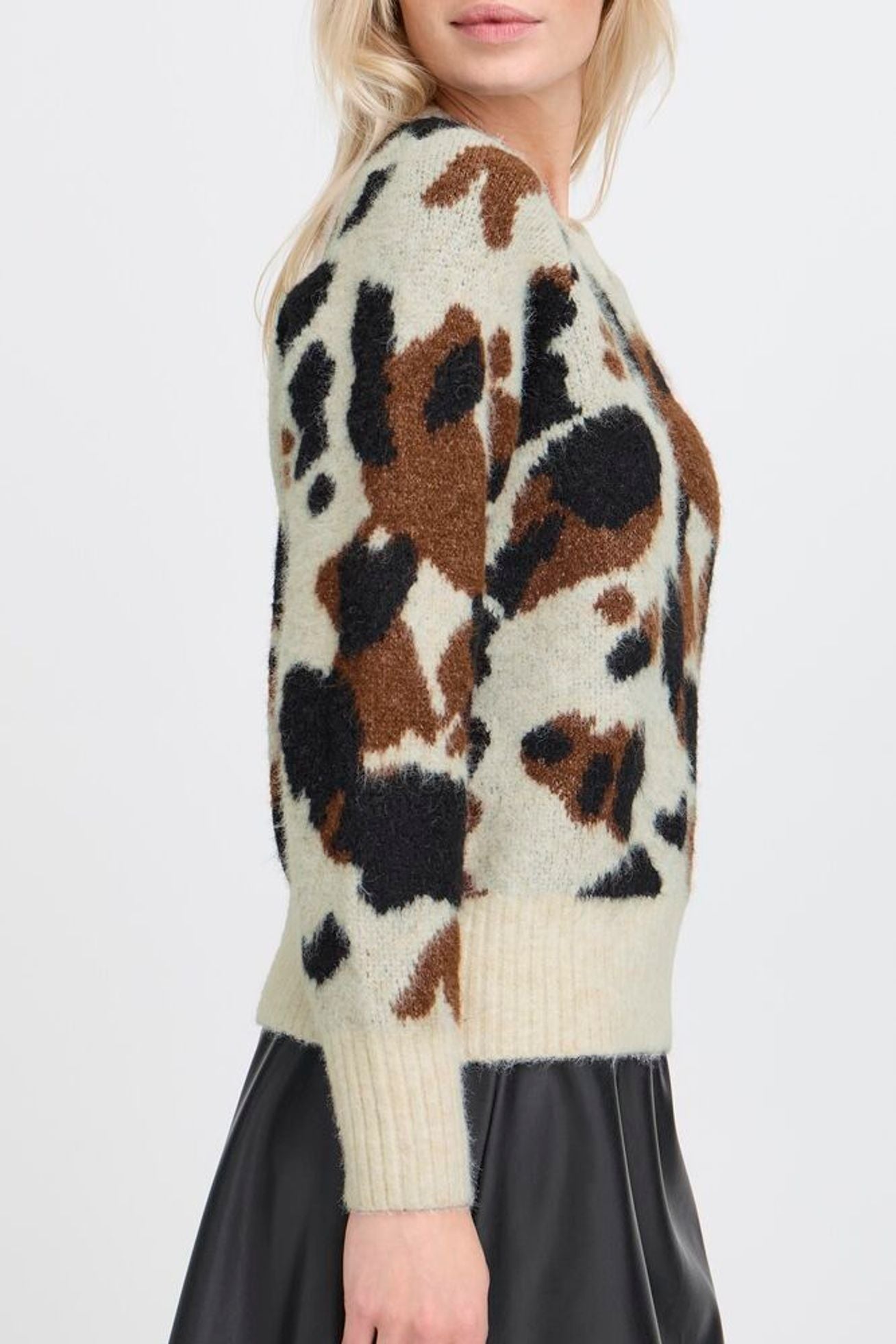 Byoung - Omea Cow Jumper