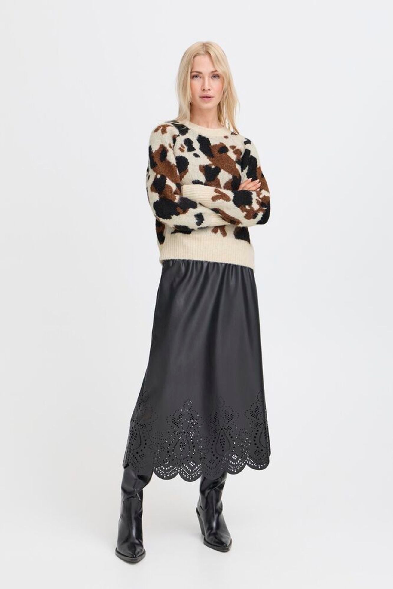 Byoung - Omea Cow Jumper