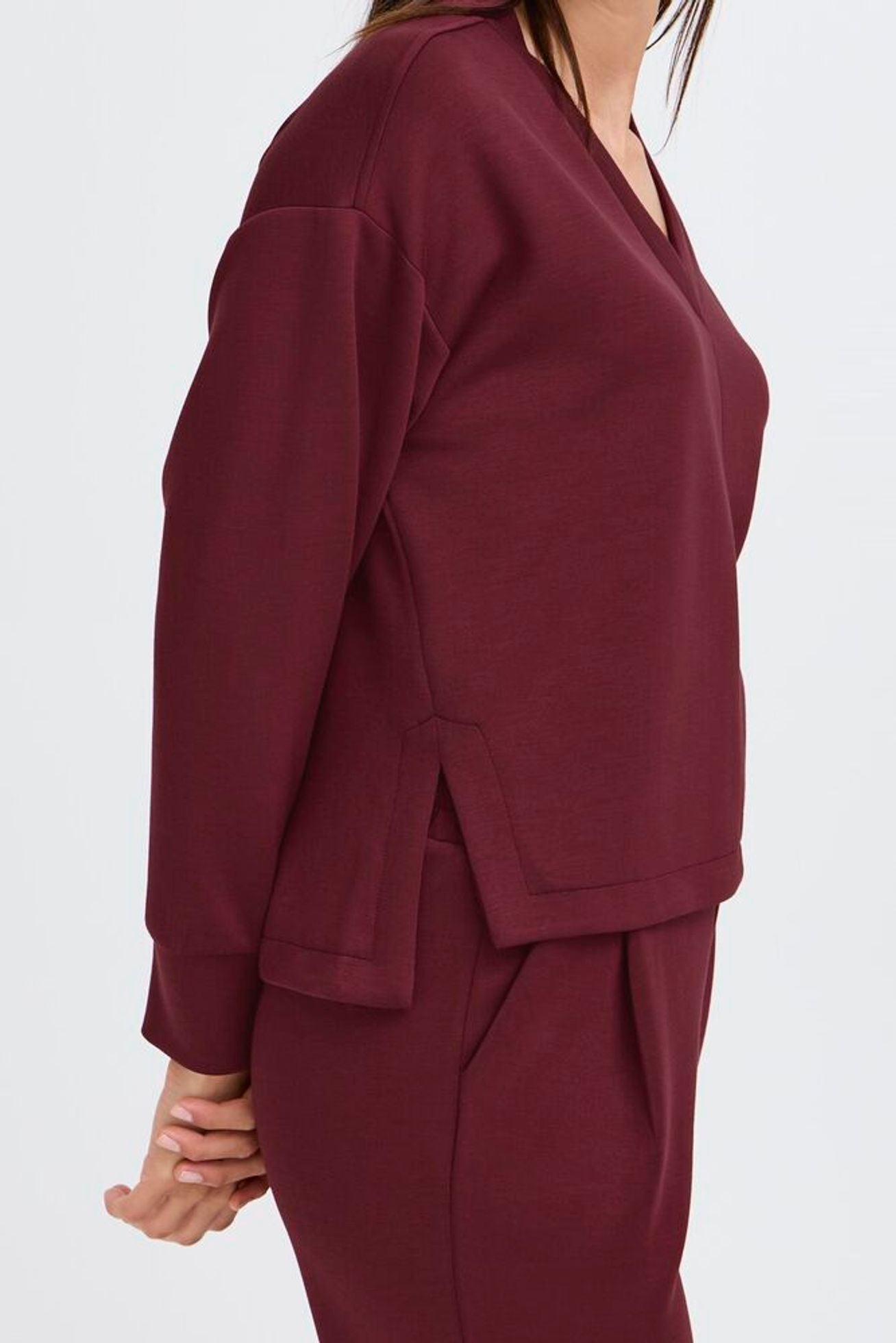 Byoung - Pusti V-neck Blouse