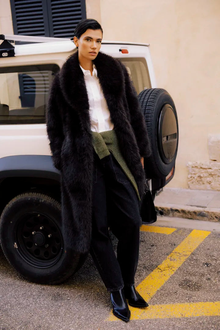 Byoung - Akaja Coat