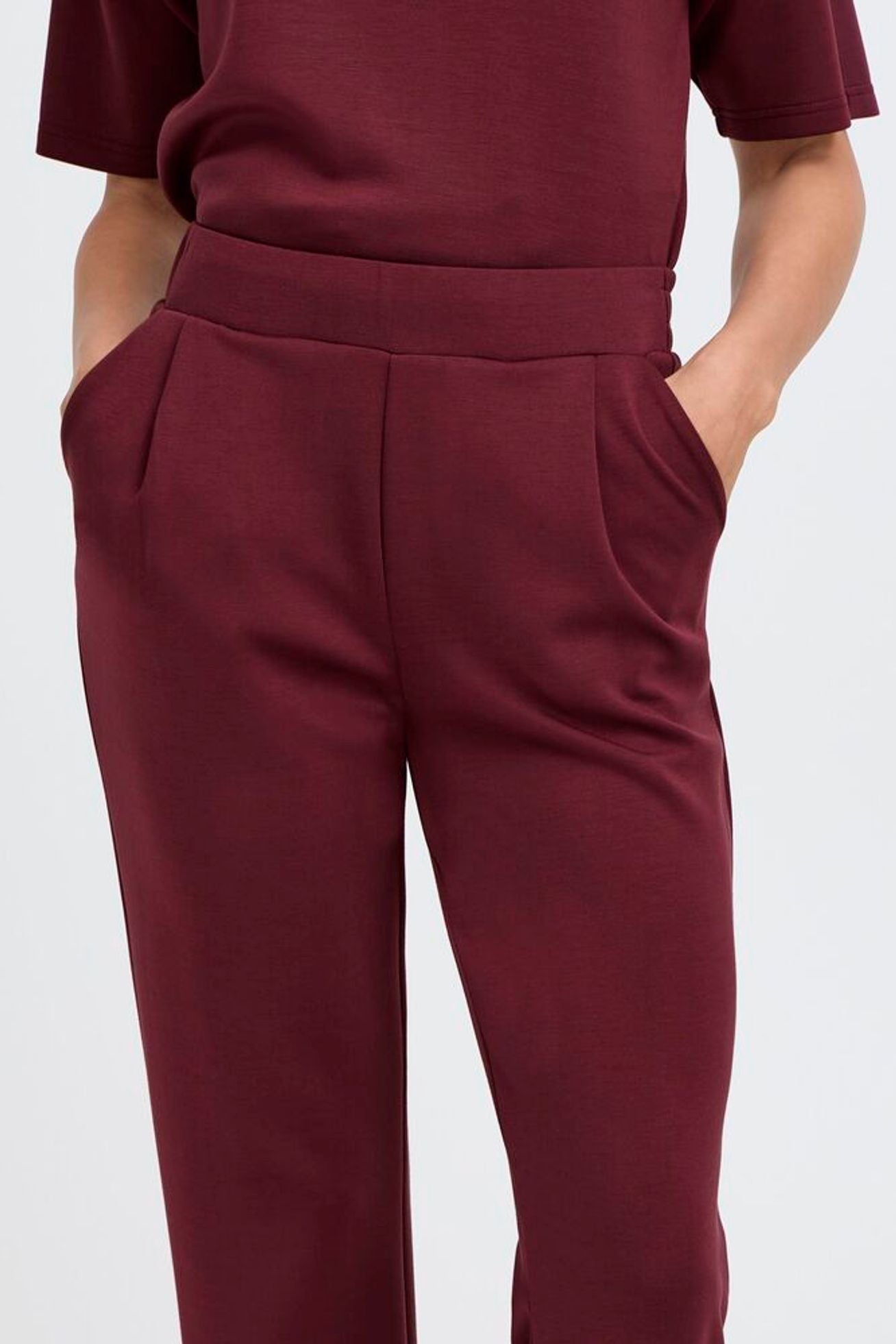 Byoung - Pusti Pleat Pants