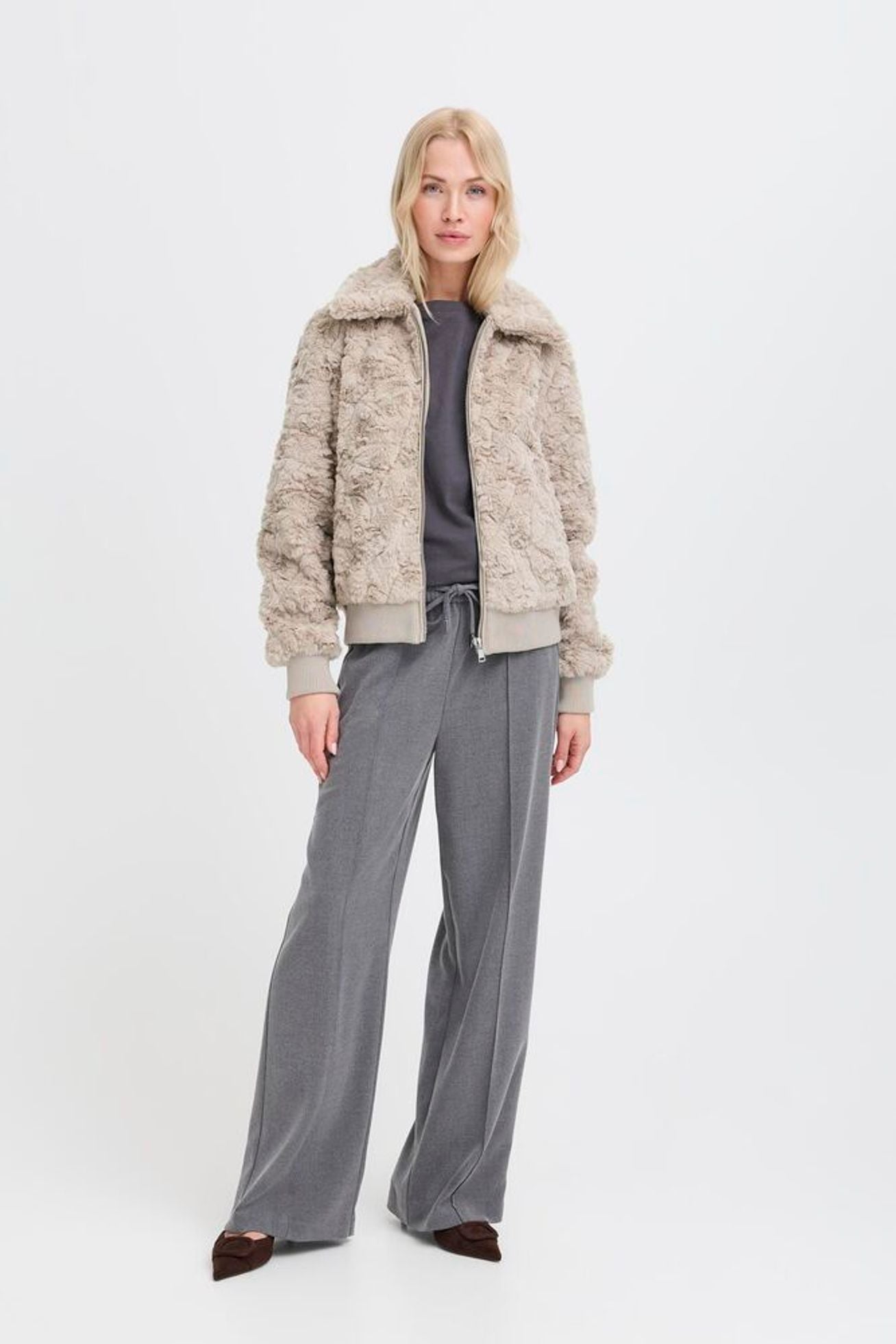 Byoung - Anikea Jacket