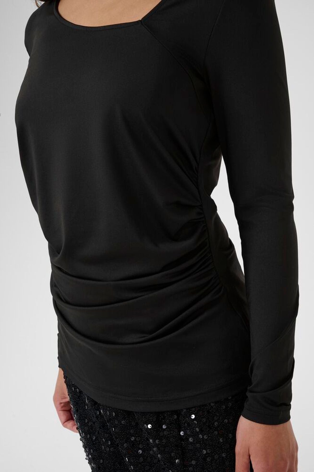 Culture - Jessica LS T-Shirt