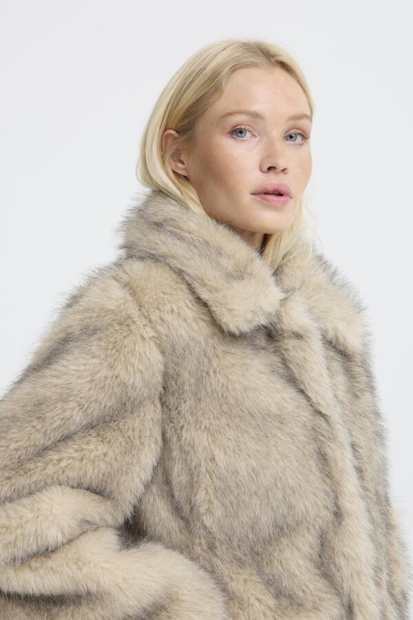 Byoung - Akaja Short Jacket