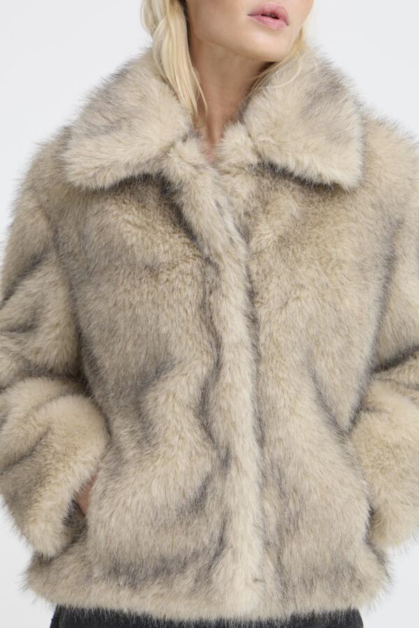 Byoung - Akaja Short Jacket