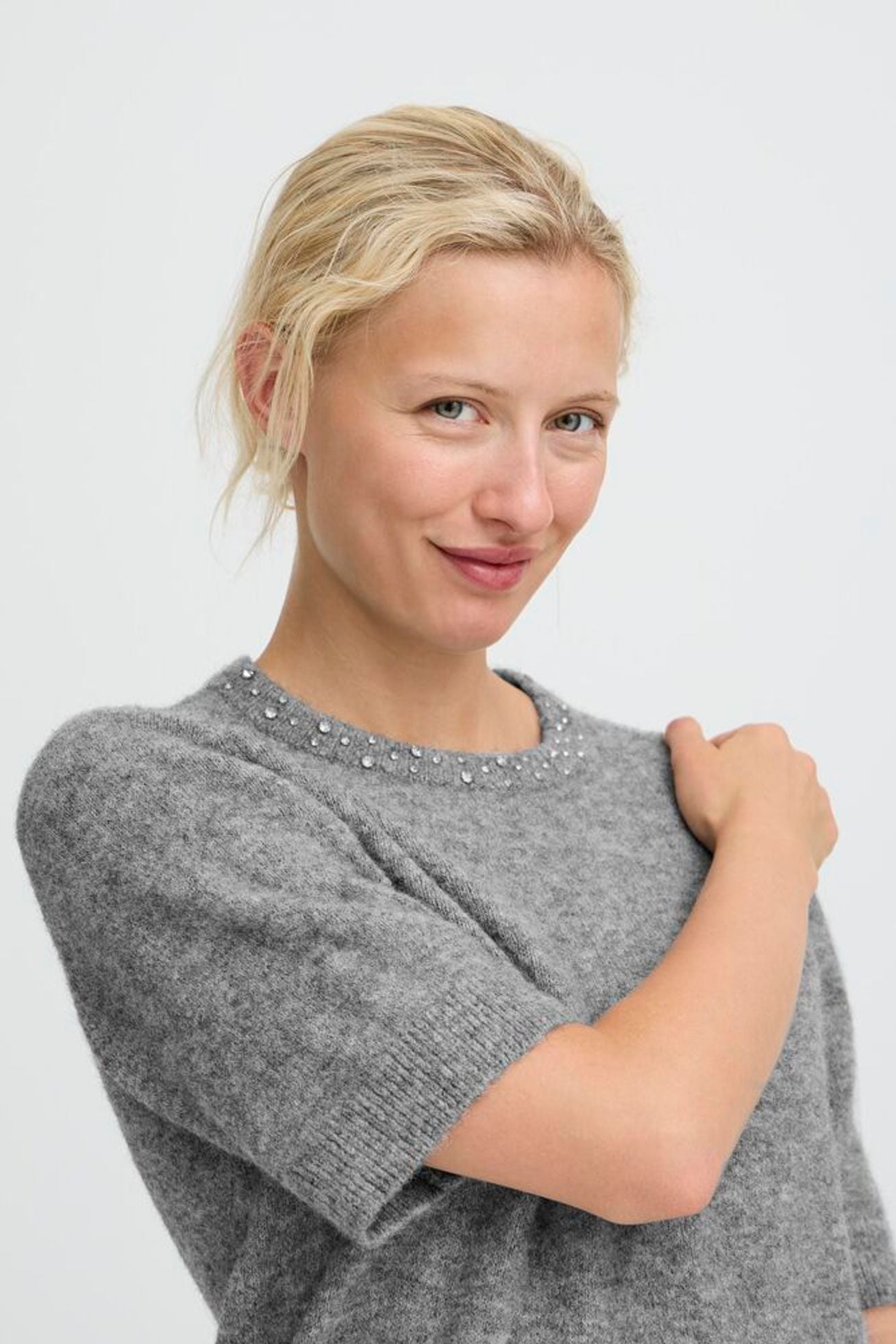 Byoung - Omea Rhinestone Short Sleeve Jumper