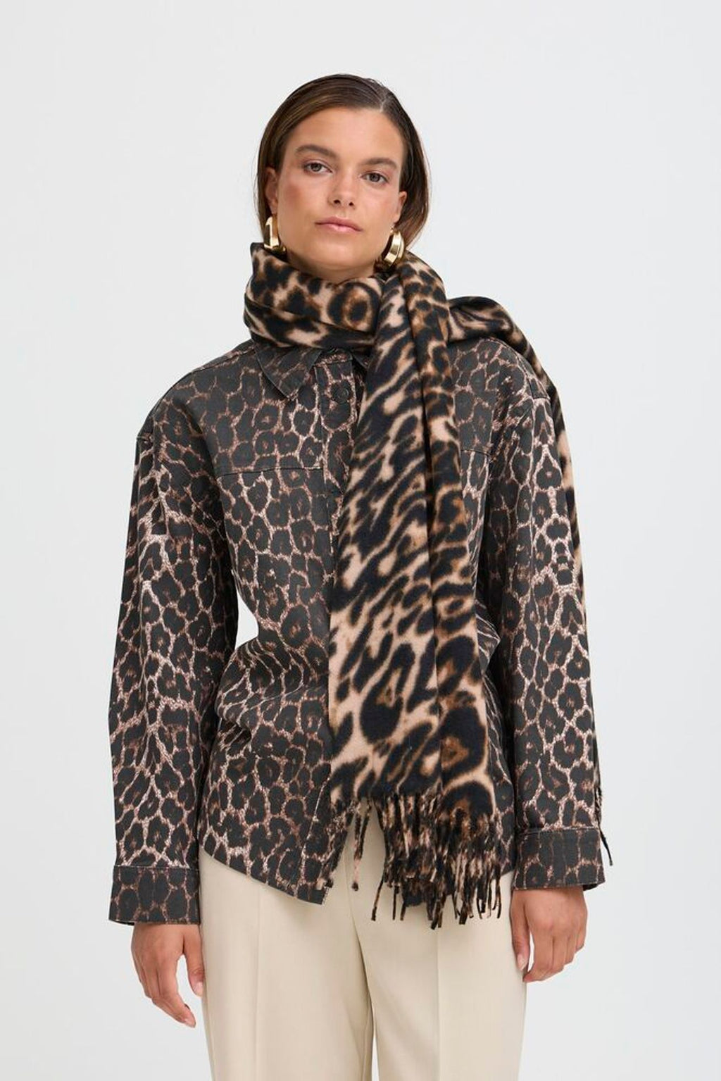 Byoung - Weopard Scarf
