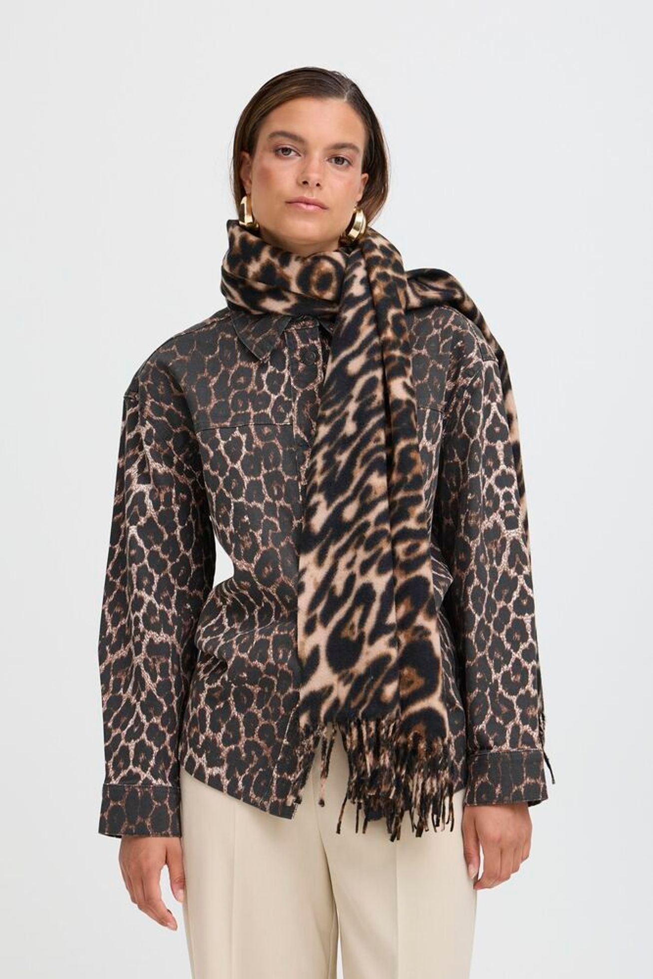 Byoung - Weopard Scarf