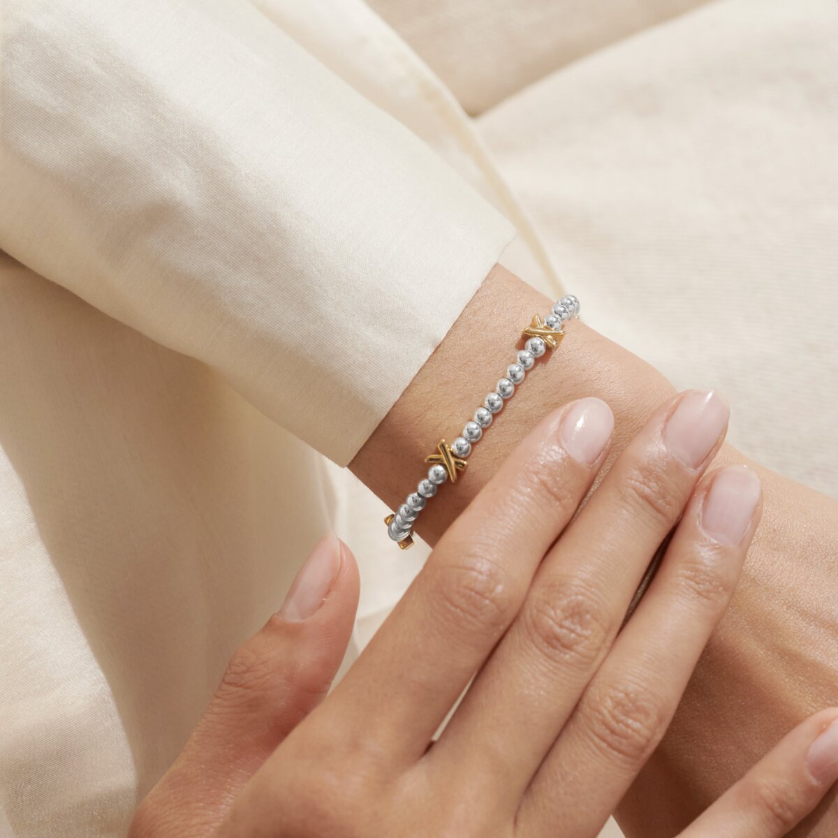Joma Jewellery - Bracelet Bar - Base & Kisses