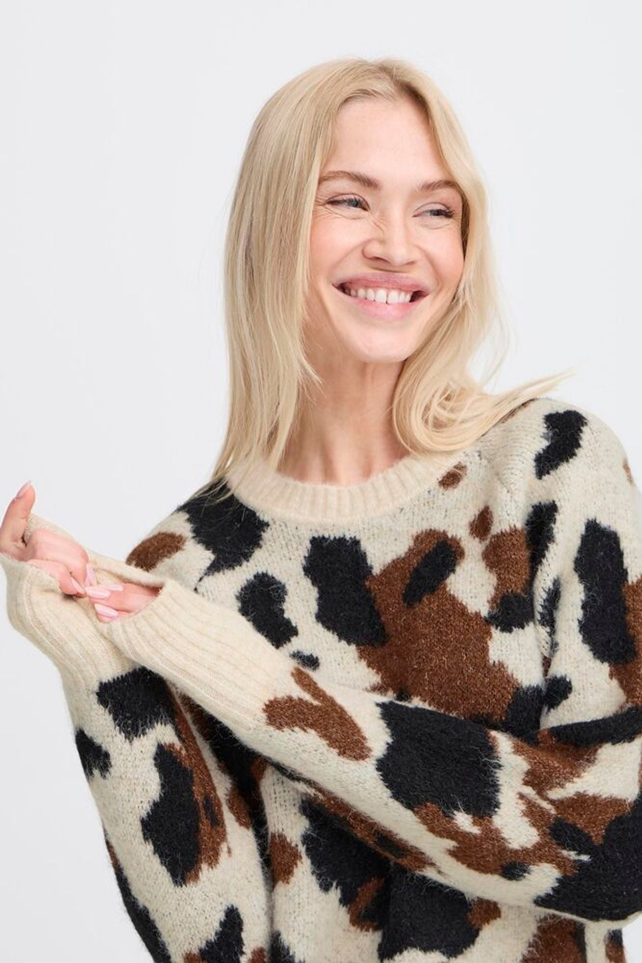 Byoung - Omea Cow Jumper