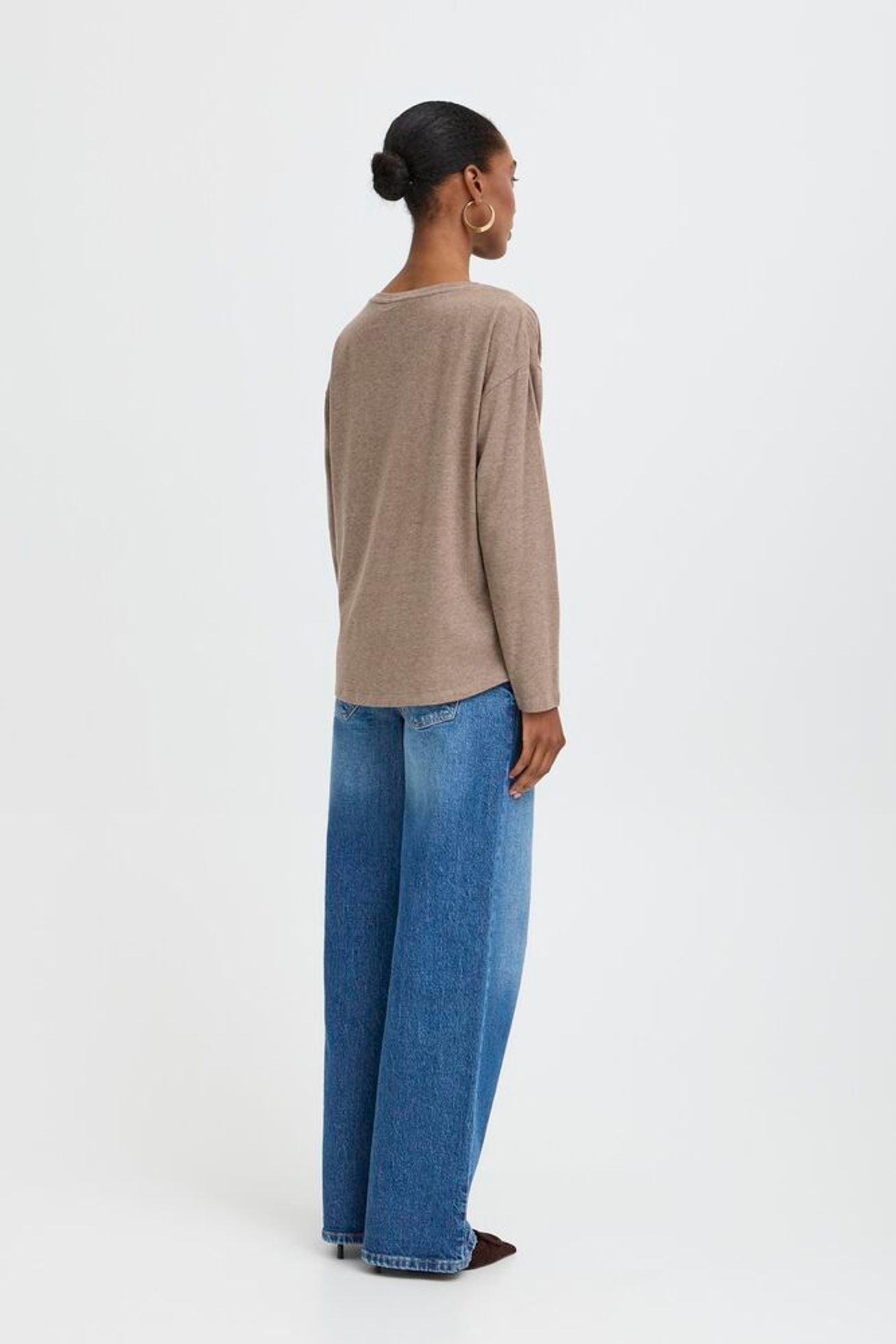 Byoung - Pamila LS V Neck T-shirt