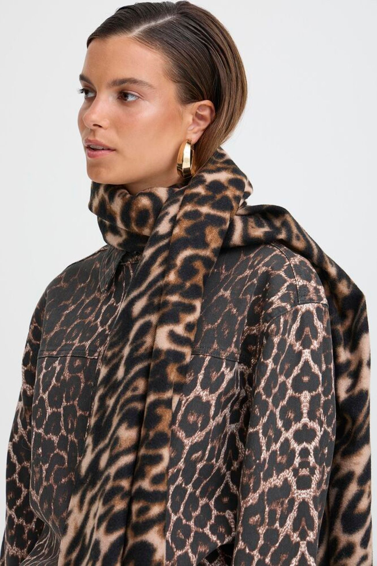 Byoung - Weopard Scarf