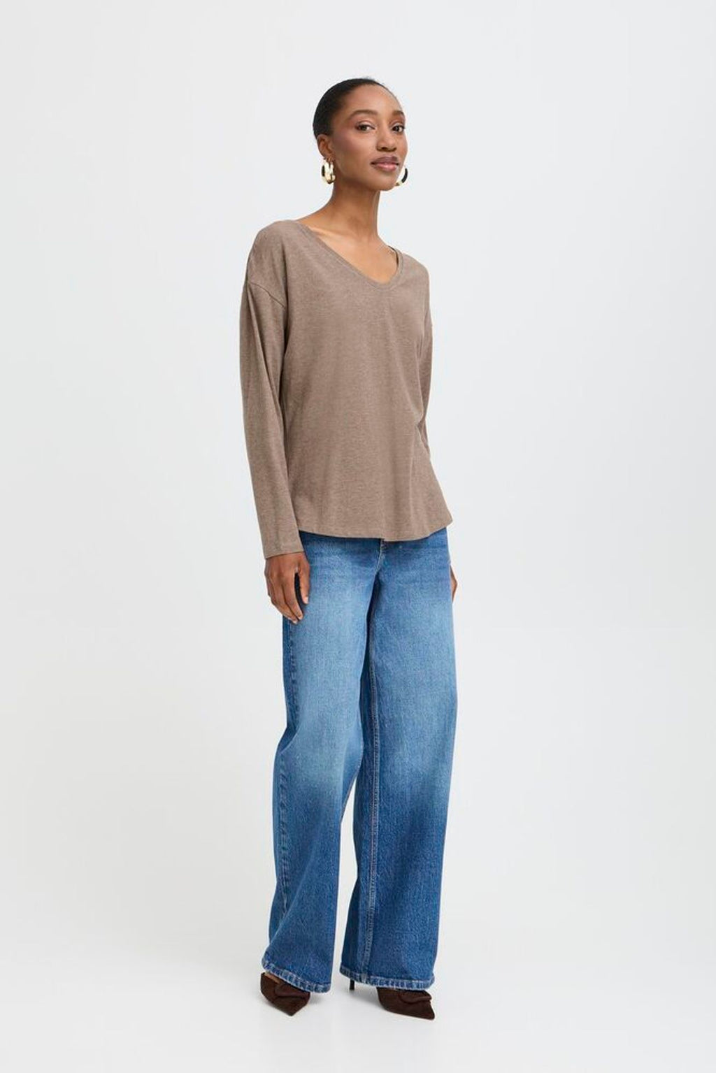 Byoung - Pamila LS V Neck T-shirt