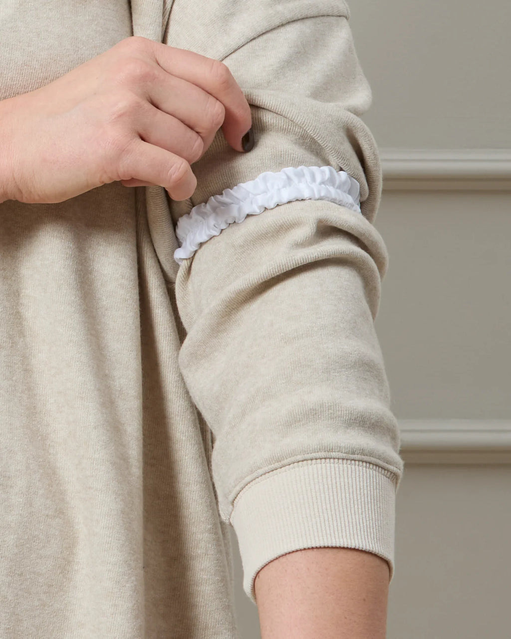Chalk - Belinda Sleeve Garter