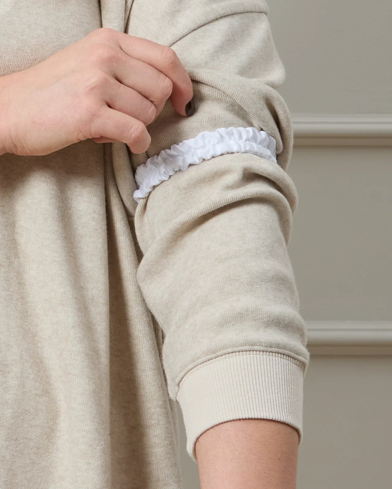 Chalk - Belinda Sleeve Garter