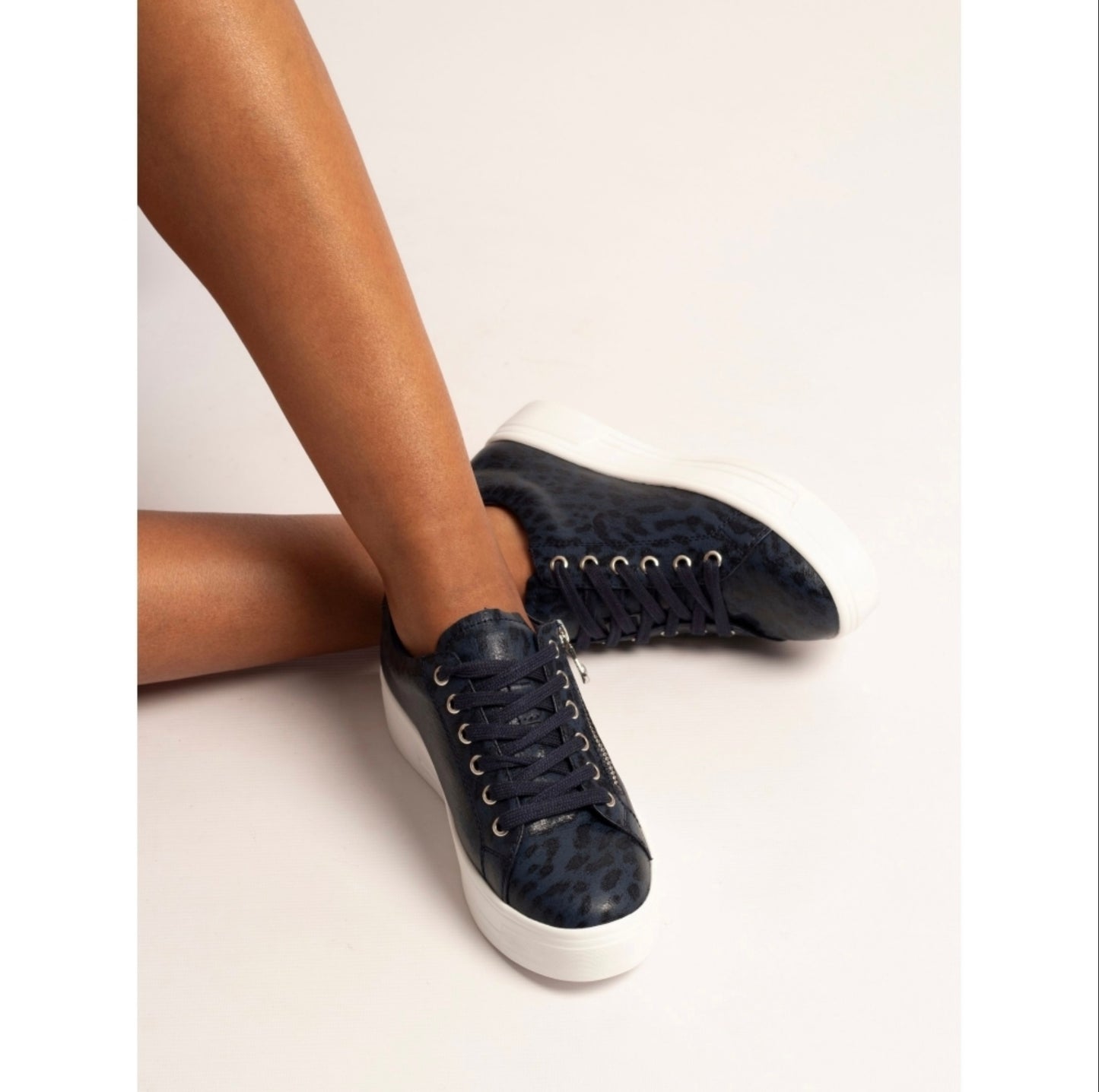 Lunar - Charm trainers