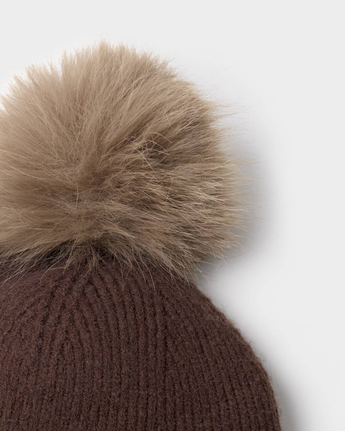 Katie Loxton - Whipstitch Pom Pom Knitted Hat