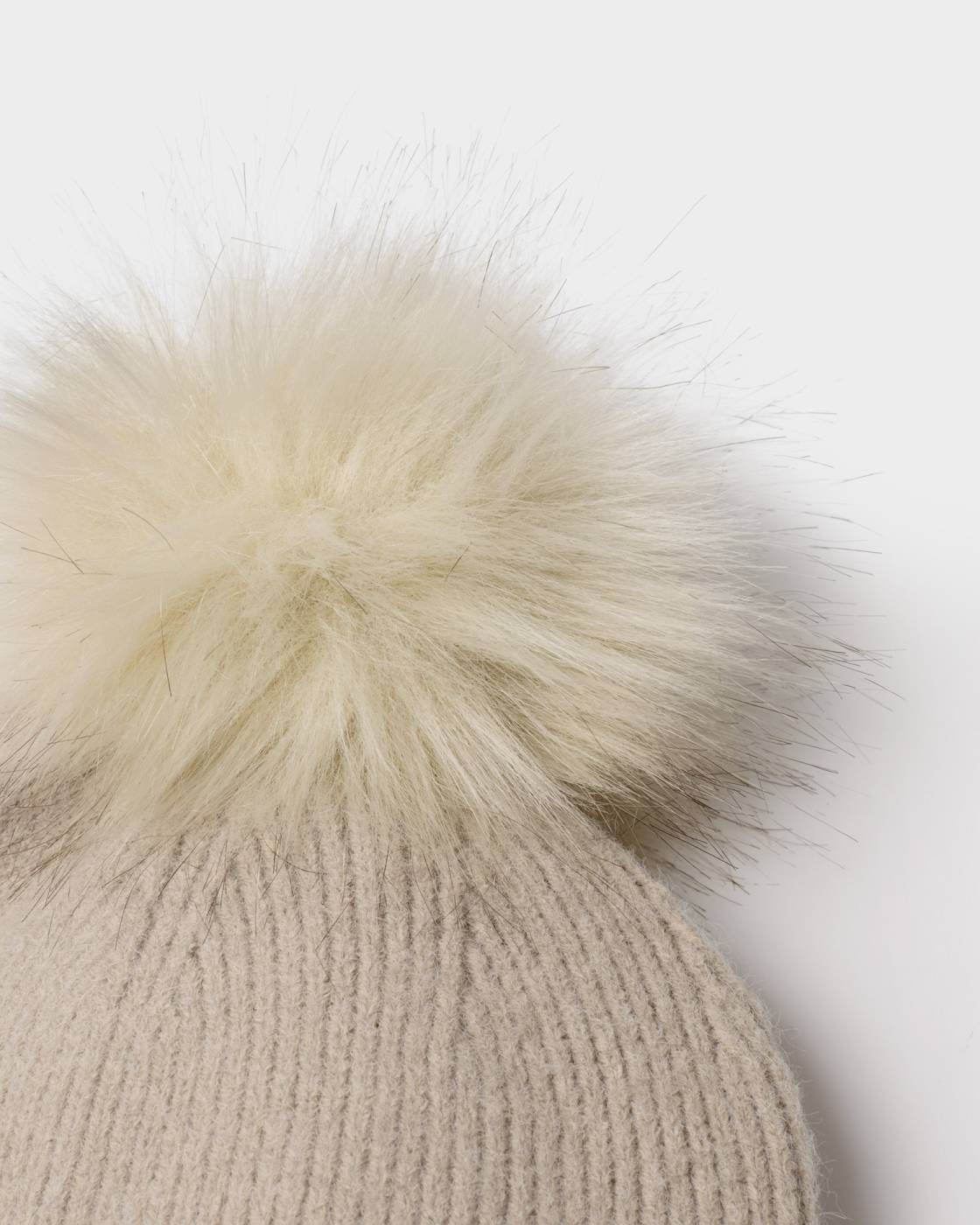 Katie Loxton - Whipstitch Pom Pom Knitted Hat