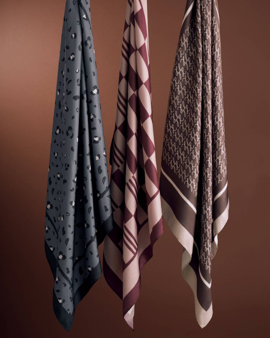 Katie Loxton - Satin Multi-way Scarf