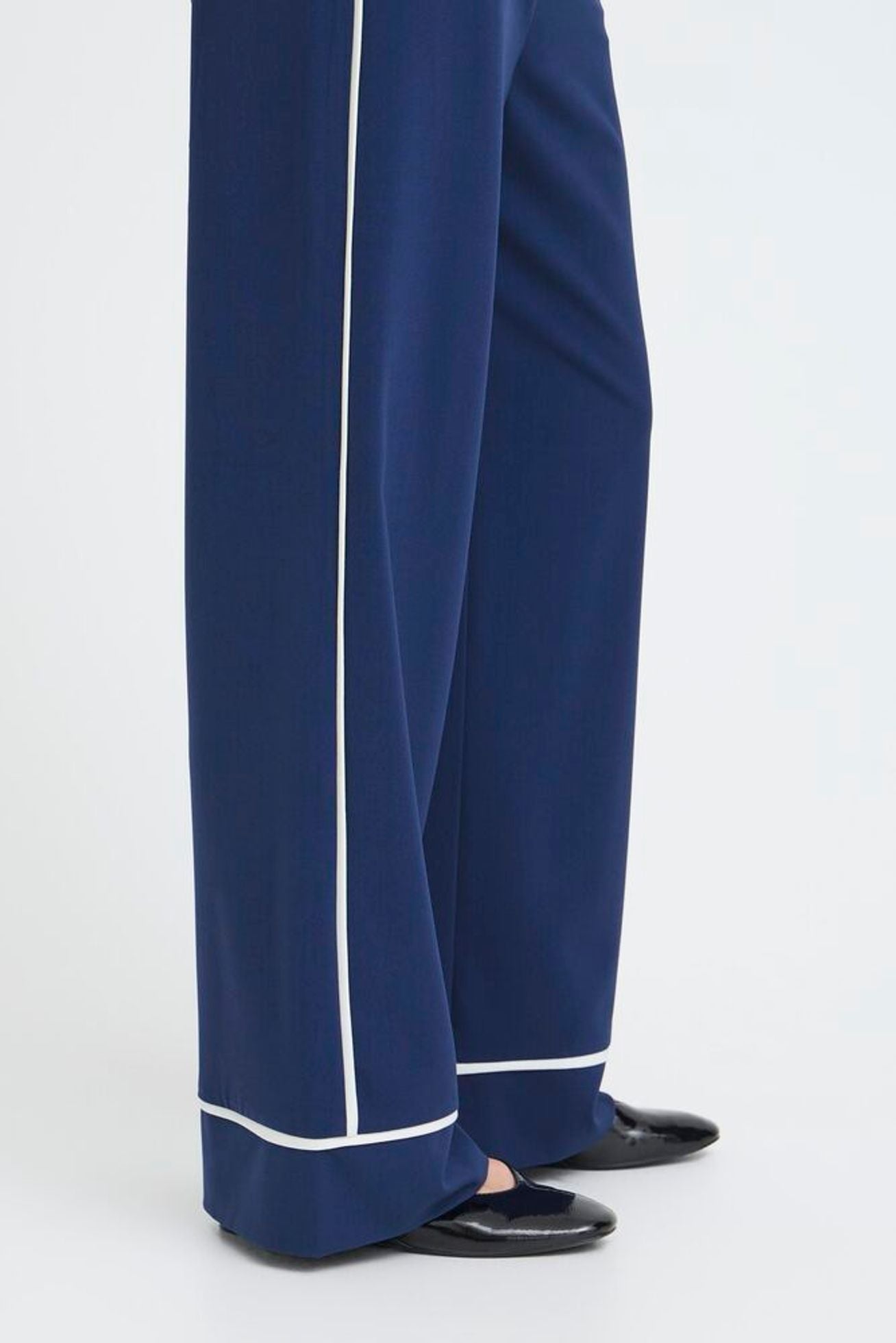 Byoung - Danta Piping Pants