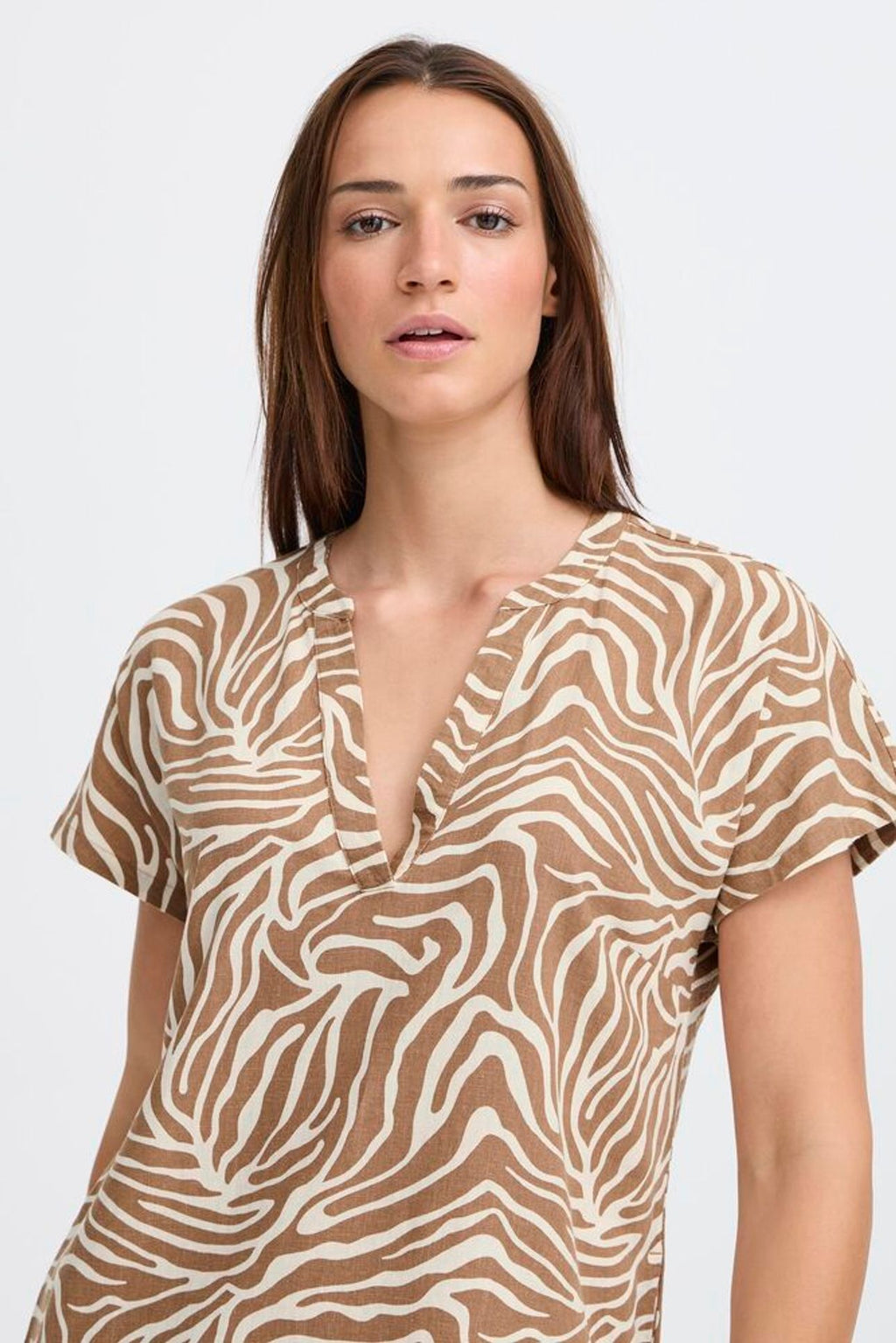 Byoung - Falakka V Neck Dress